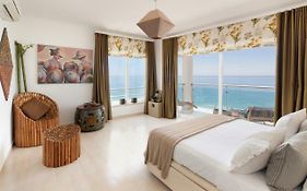 Cali Deluxe Holidays, Sesimbra